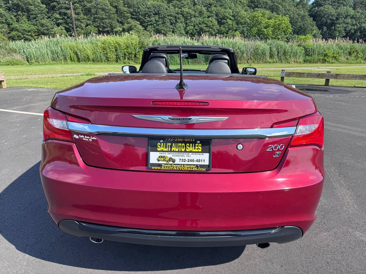 2014 Chrysler 200 33