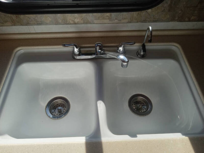 2002 Freightliner XC Chassis