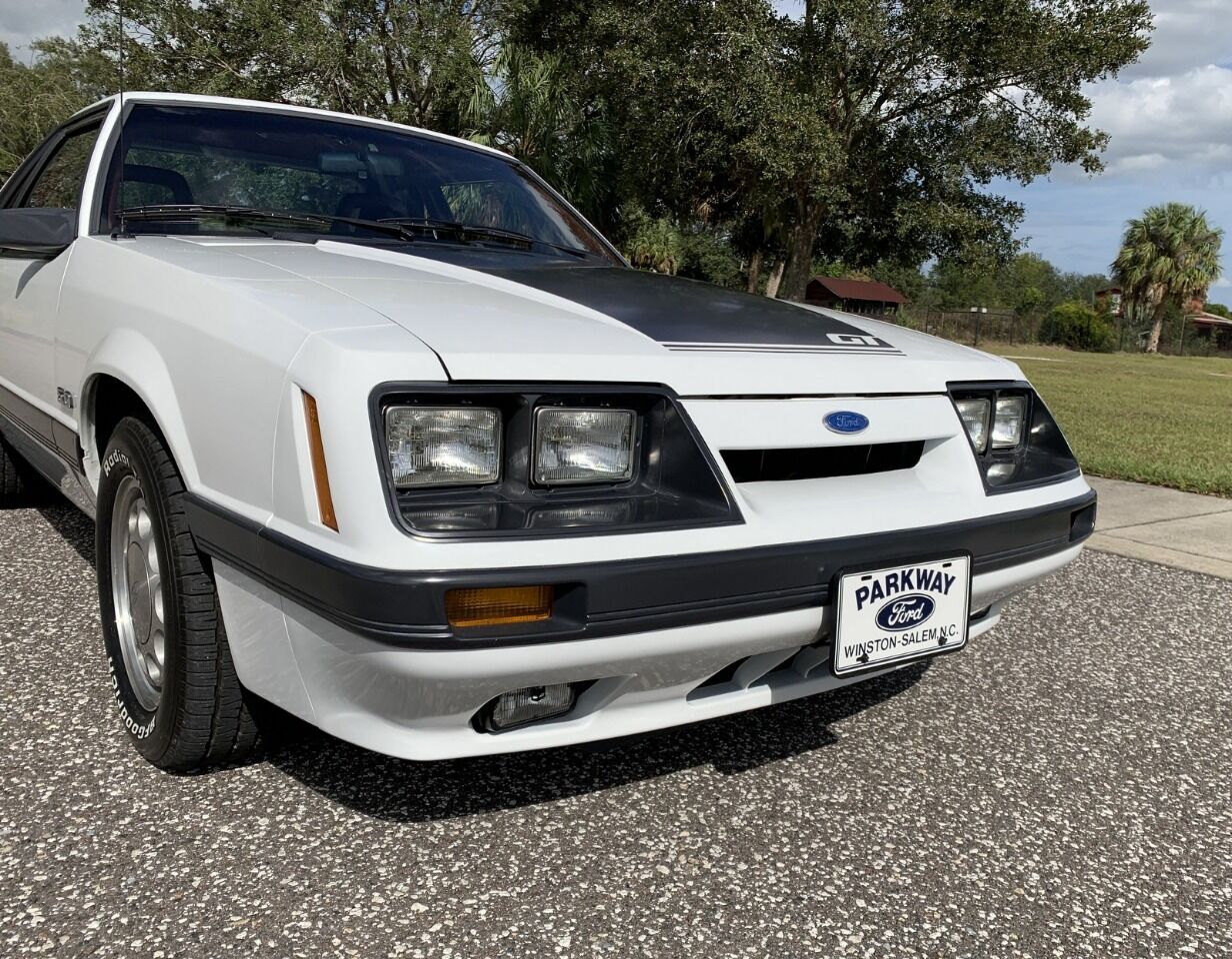 1986 Ford Mustang 10