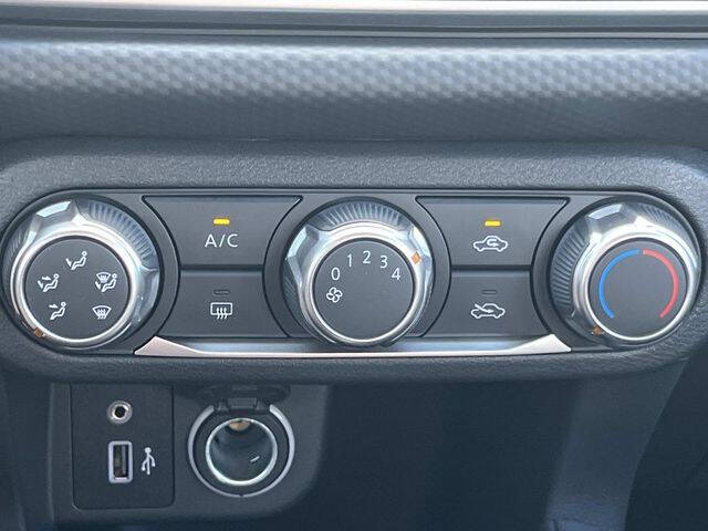 2025 Nissan KICKS PLAY Base - Photo 25