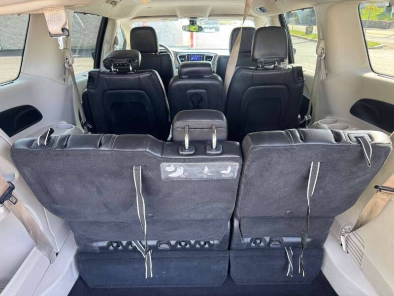 2017 Chrysler Pacifica Touring-L