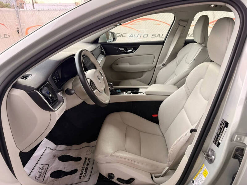 2019 Volvo S60 T6 Momentum