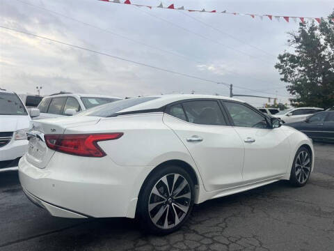 2017 Nissan Maxima 3.5 SR