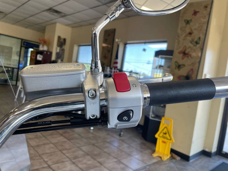 2025 Suzuki C50T VL800T