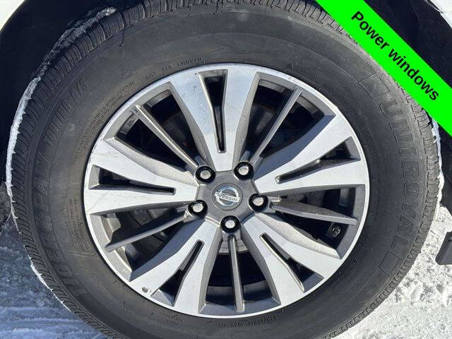 2017 Nissan Pathfinder SL