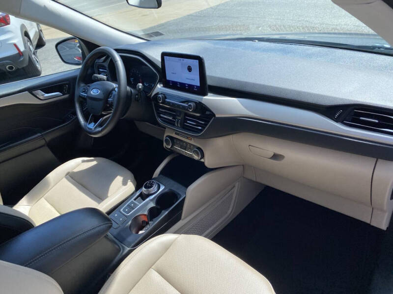 2022 Ford Escape SEL