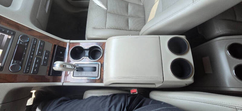 2011 Lincoln Navigator L