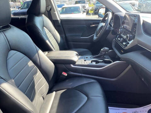 2024 Toyota Highlander XLE