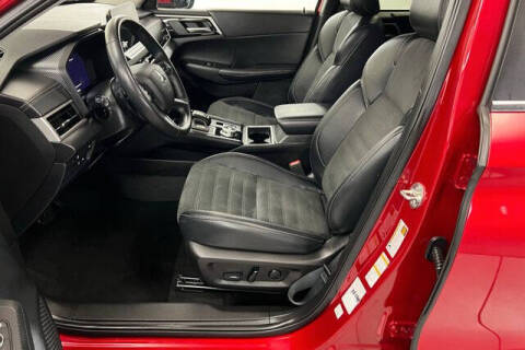 2023 Mitsubishi Outlander PHEV SE