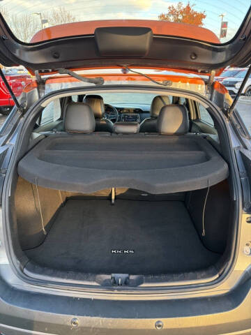 2020 Nissan Kicks SR