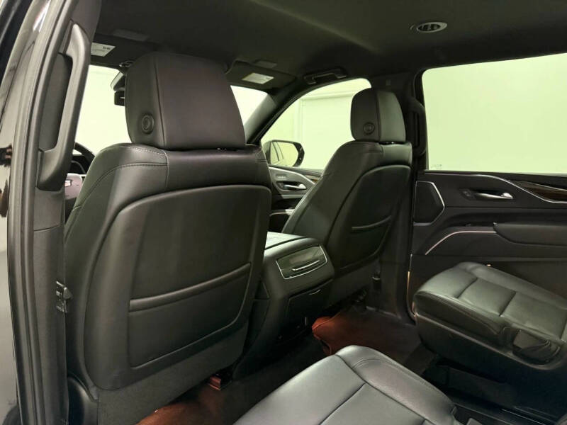 2023 Cadillac Escalade ESV Luxury