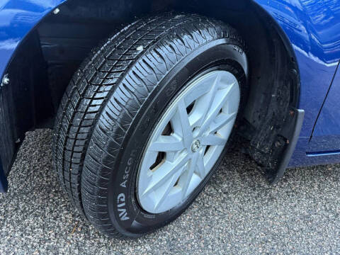 2013 Toyota Prius v Three