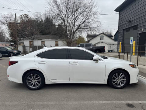 2016 Lexus ES 300h
