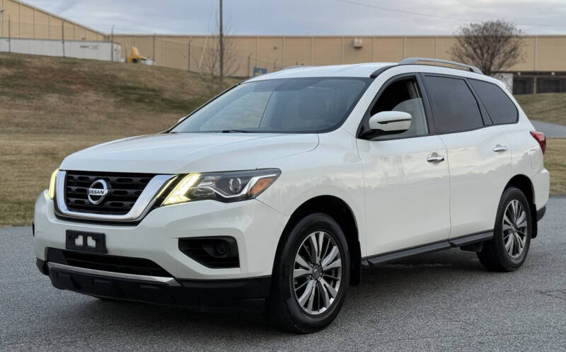 2018 Nissan Pathfinder S's photo
