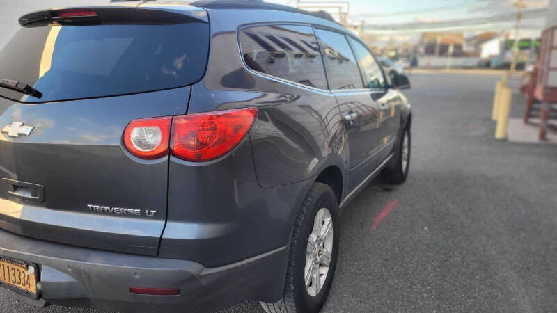 2011 Chevrolet Traverse LT