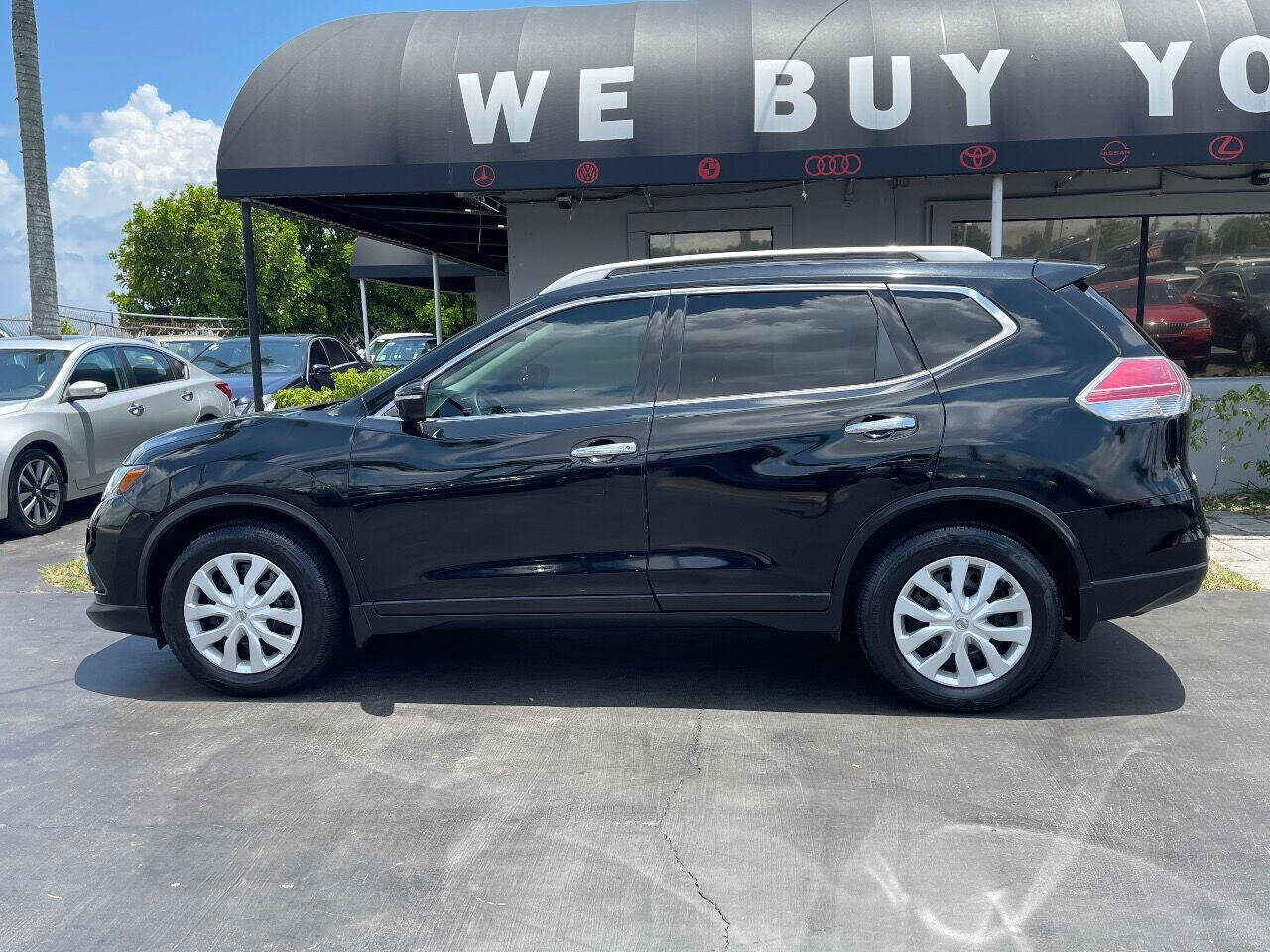 2014 Nissan Rogue  - $10,900