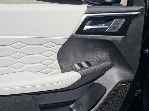 2025 Mitsubishi Outlander SEL Platinum Edition