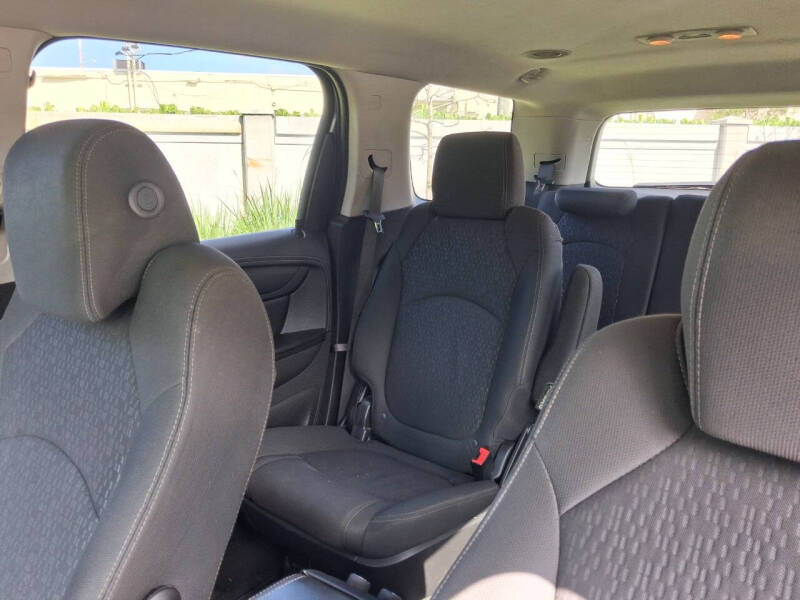 2013 GMC Acadia SLE-2