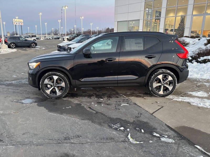 2026 Volvo XC40 B5 Plus