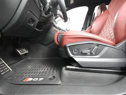 2024 Audi SQ7 4.0T quattro Premium Plus