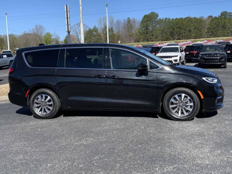 2023 Chrysler Pacifica Plug-In Hybrid Touring L