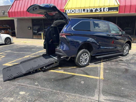 2025 Toyota Sienna LE 8-Passenger