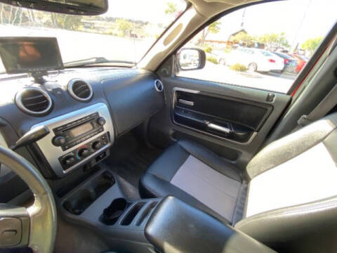 2006 Mitsubishi Raider Duro Cross V8