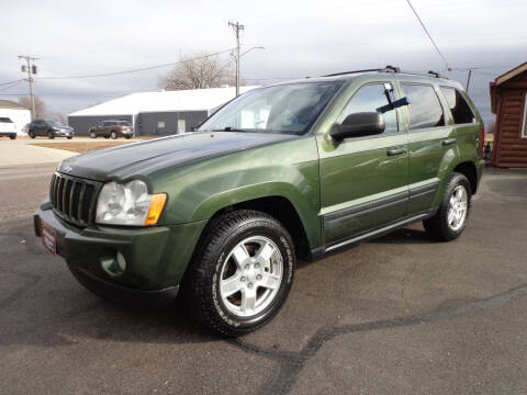 2006 Jeep Grand Cherokee for sale at SCHULTZ MOTORS in Fairmont MN