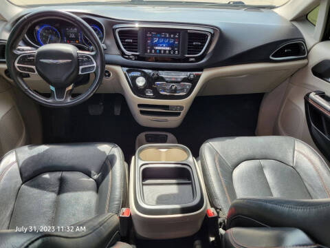 2020 Chrysler Pacifica Touring L