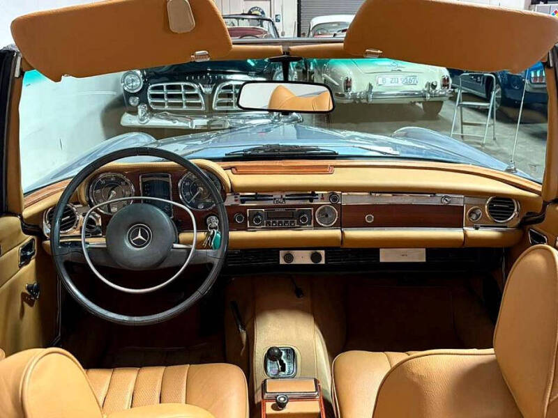 1970 Mercedes-Benz 280-Class