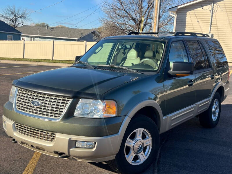 2005 Ford Expedition for sale at World Wide Automotive in Sioux Falls SD