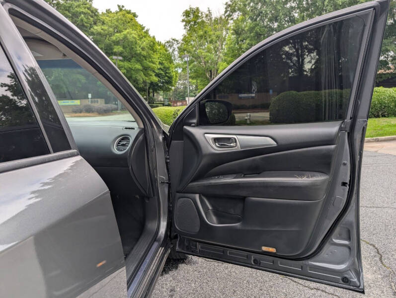 2019 Nissan Pathfinder SL