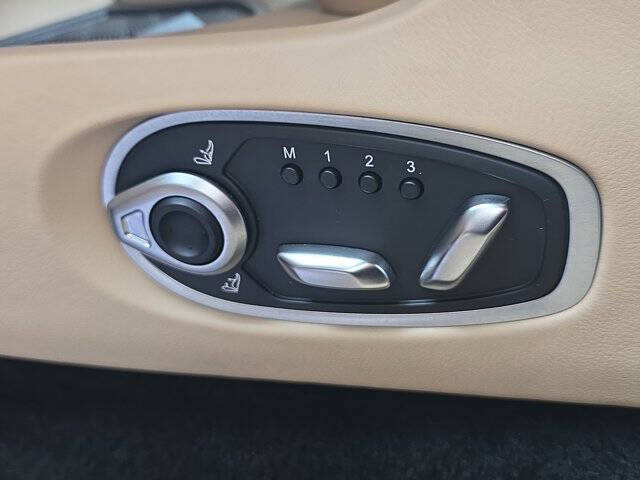 2024 Aston Martin DB12 V8