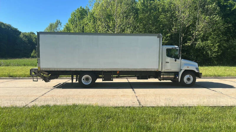 2015 Hino 268