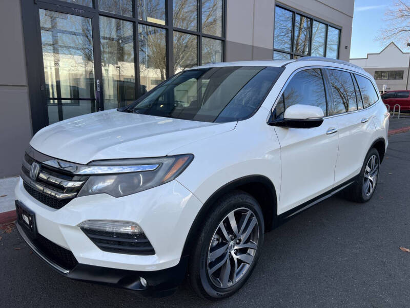 2016 Honda Pilot Touring's photo