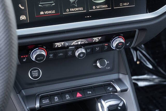 2025 Audi Q3 quattro S line Prem Plus 45 TFSI