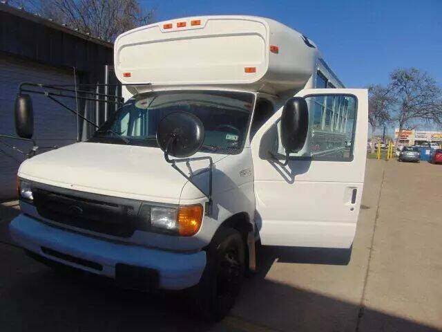 2004 Ford BLUEBIRD A/C for sale at Interstate Bus Sales Inc. in Wallisville TX