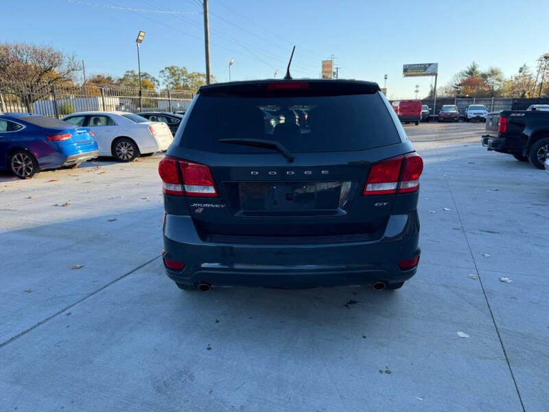 Used 2018 Dodge Journey GT with VIN 3C4PDDEG9JT371632 for sale in Detroit, MI