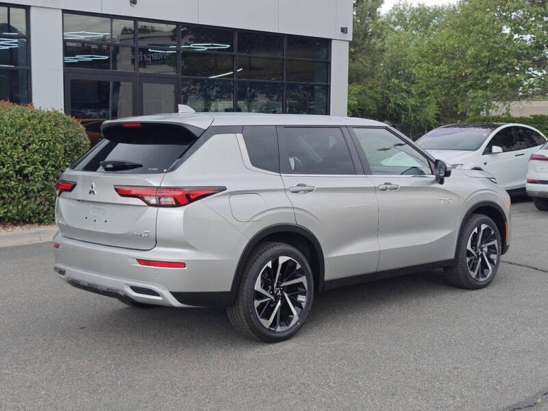 2025 Mitsubishi Outlander PHEV SE