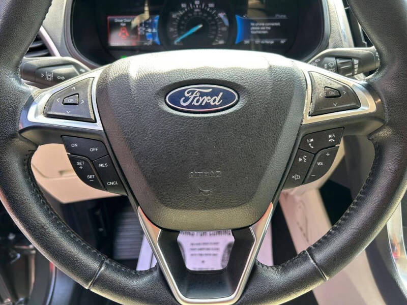 2023 Ford Edge Titanium
