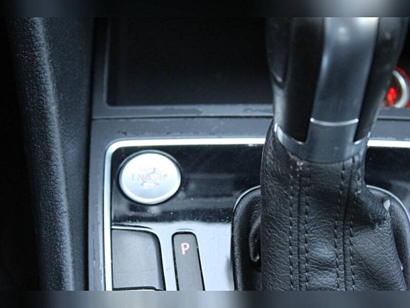 2015 Volkswagen Passat 1.8T Wolfsburg Edition