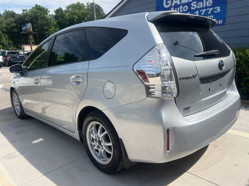 2012 Toyota Prius v Three