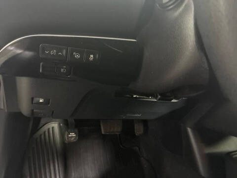 2019 Toyota Prius LE AWD-e