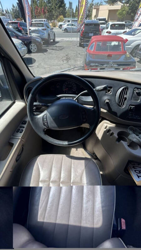 2002 Ford E-Series E-250 SD