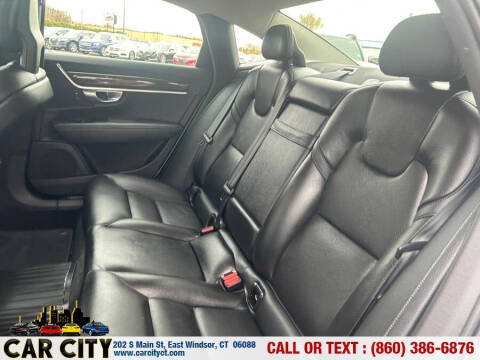 2017 Volvo S90 T6 Momentum