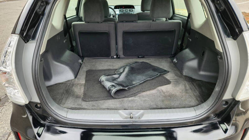 2013 Toyota Prius v Two