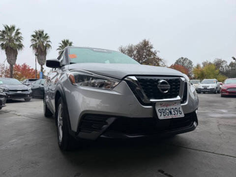 2020 Nissan Kicks S