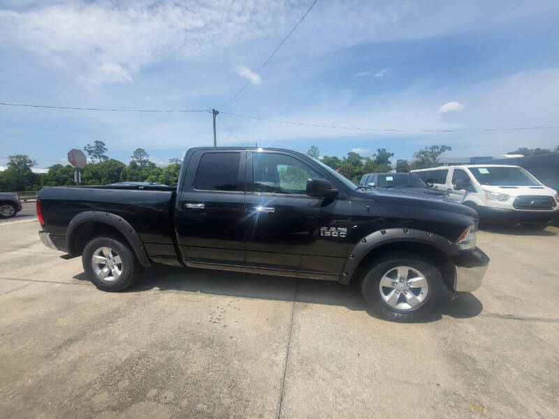 2017 RAM 1500 SLT