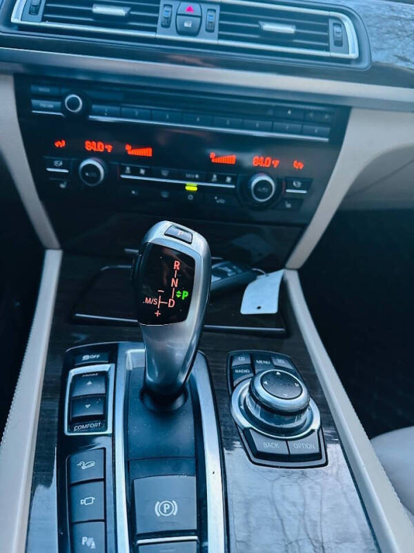 2012 BMW 7 Series 750Li xDrive