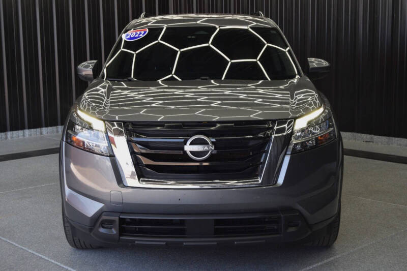 2022 Nissan Pathfinder SV